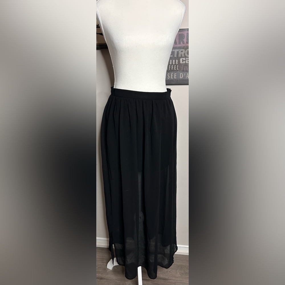 Forever 21 SZ. S black sheer overlay maxi skirt
